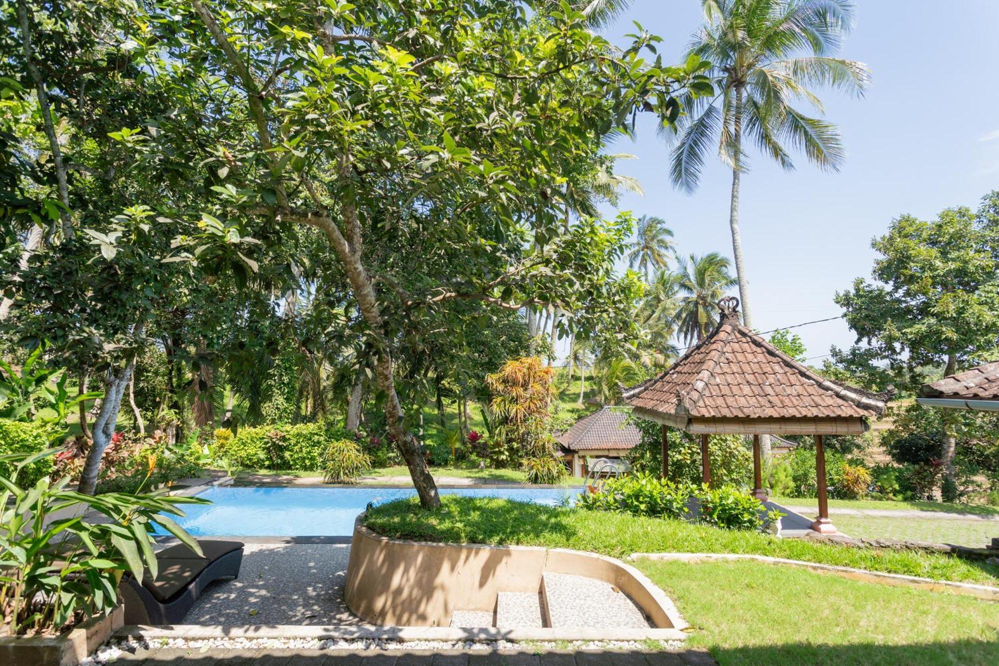 Pondok Hari Baik Balian Luaran gambar